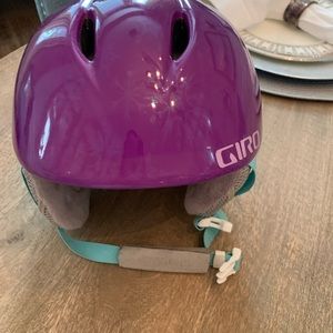 GIRO brand- girls XS SKI helmet - Disneys Frozen themed design